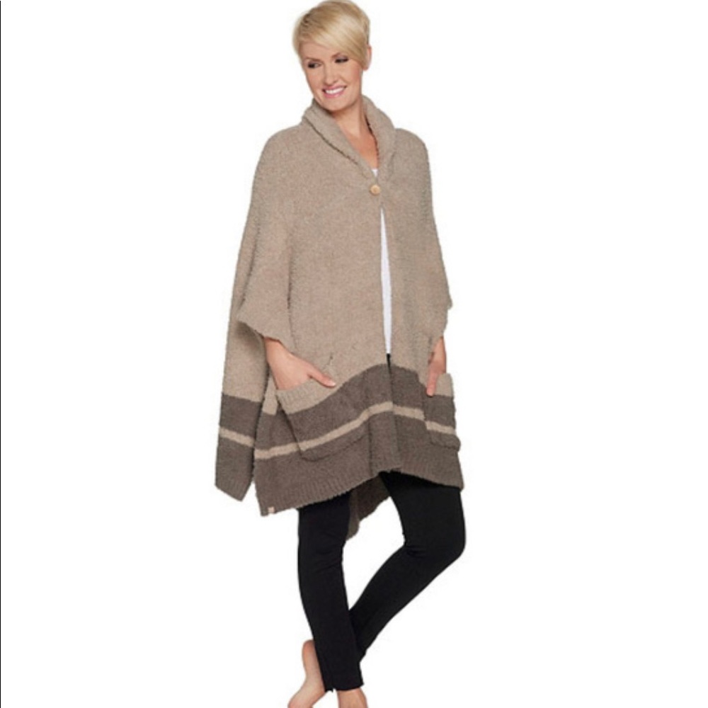 NWOT Barefoot Dreams Zuma Cape Sand/Charcoal One Size